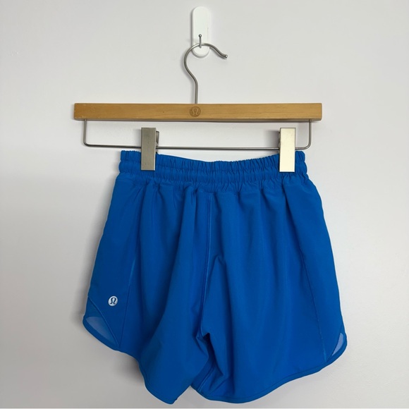 10: Lululemon Hotty Hot Low-Rise Lined Short 4" Poolside Size 2 - Picture 2 of 6